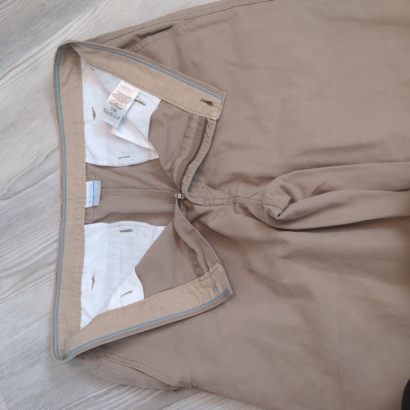 Tan Columbia 38x 32 work pants - Picture 13 of 14